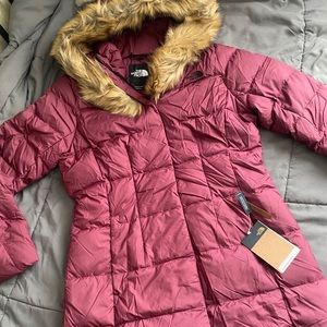 New women’s The North Face parka burgundy